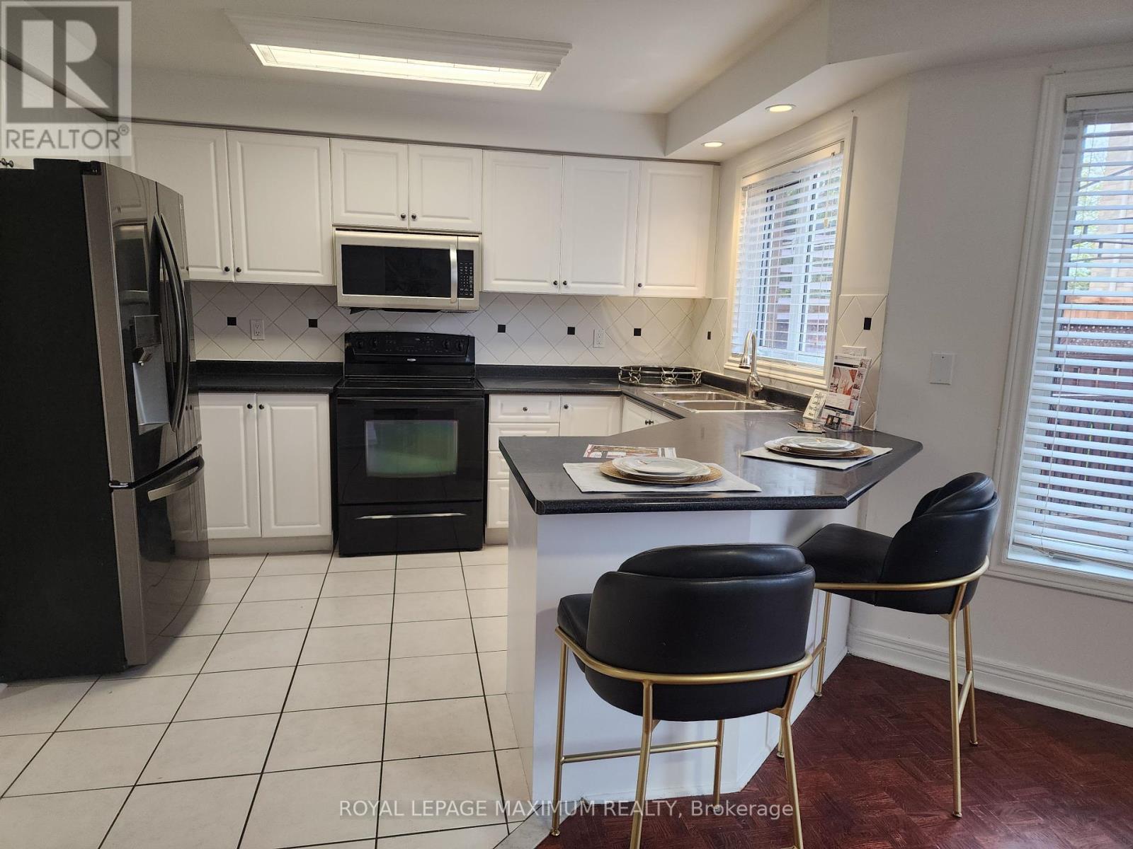 












141 PANORAMA CRESCENT

,
Vaughan,




Ontario
L4H1J9

