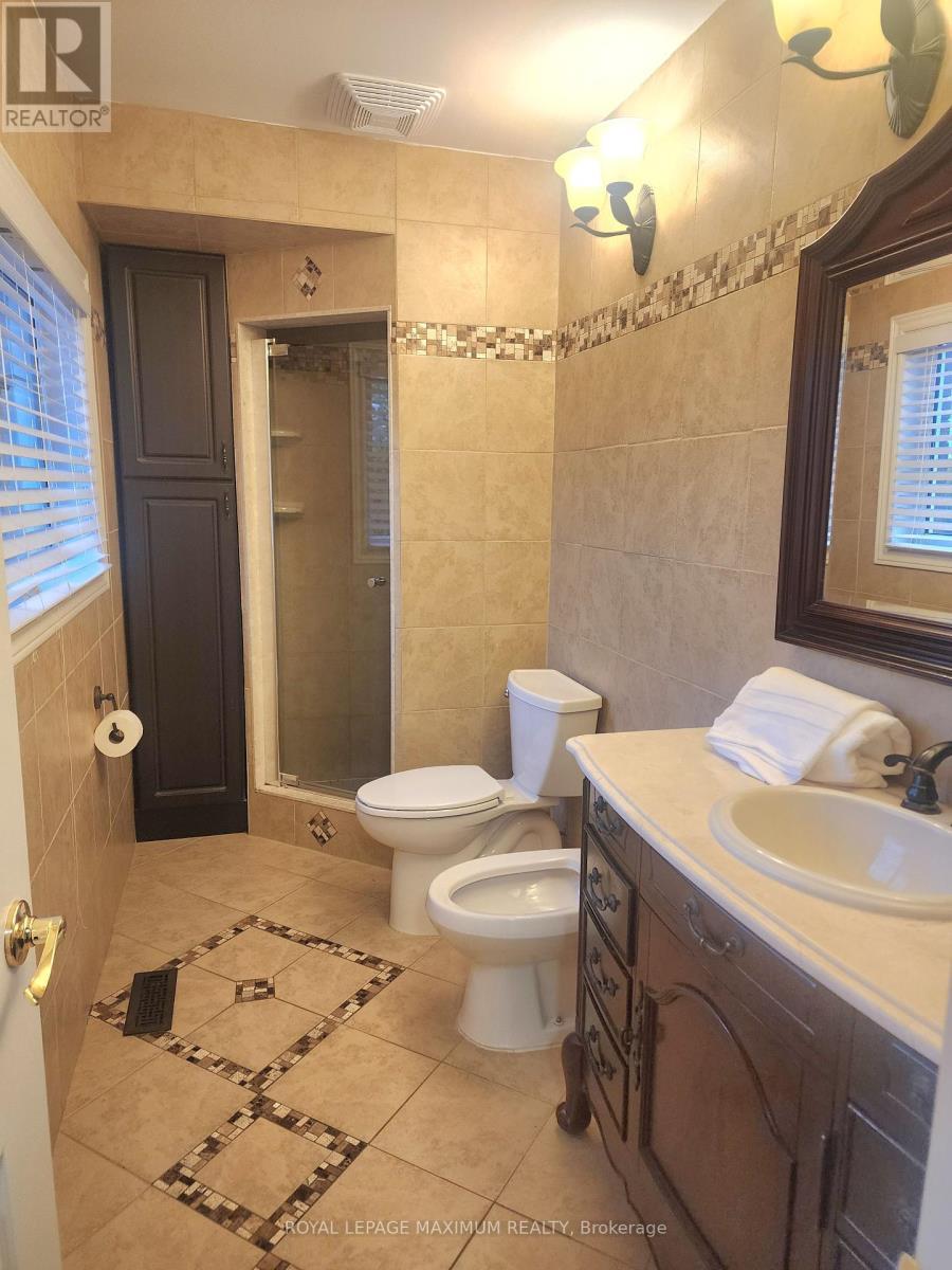 












141 PANORAMA CRESCENT

,
Vaughan,




Ontario
L4H1J9


