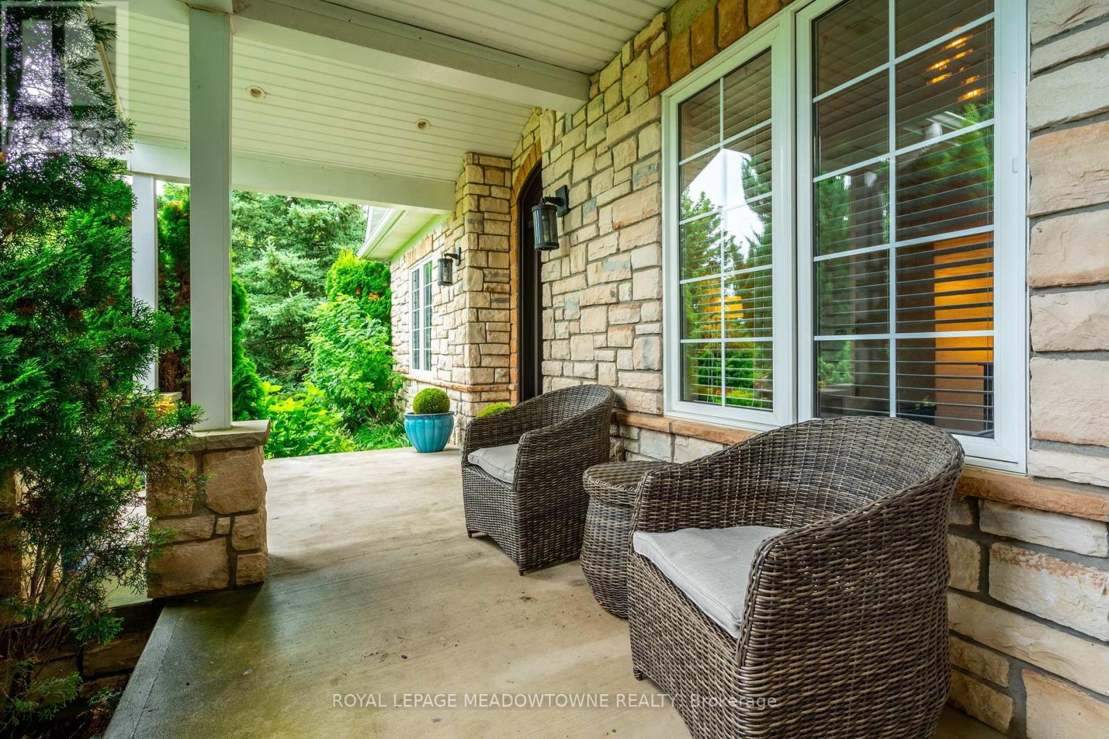












128 CARLISLE ROAD

,
Hamilton,




Ontario
L8B0Z8

