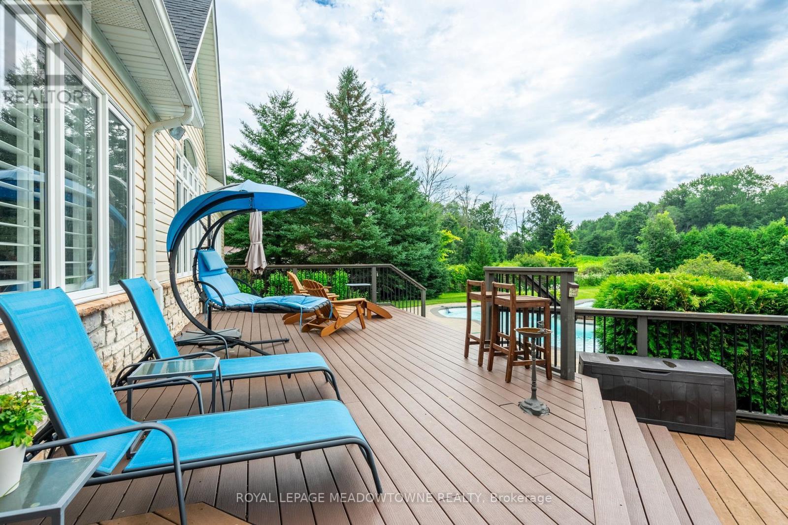 












128 CARLISLE ROAD

,
Hamilton,




Ontario
L8B0Z8

