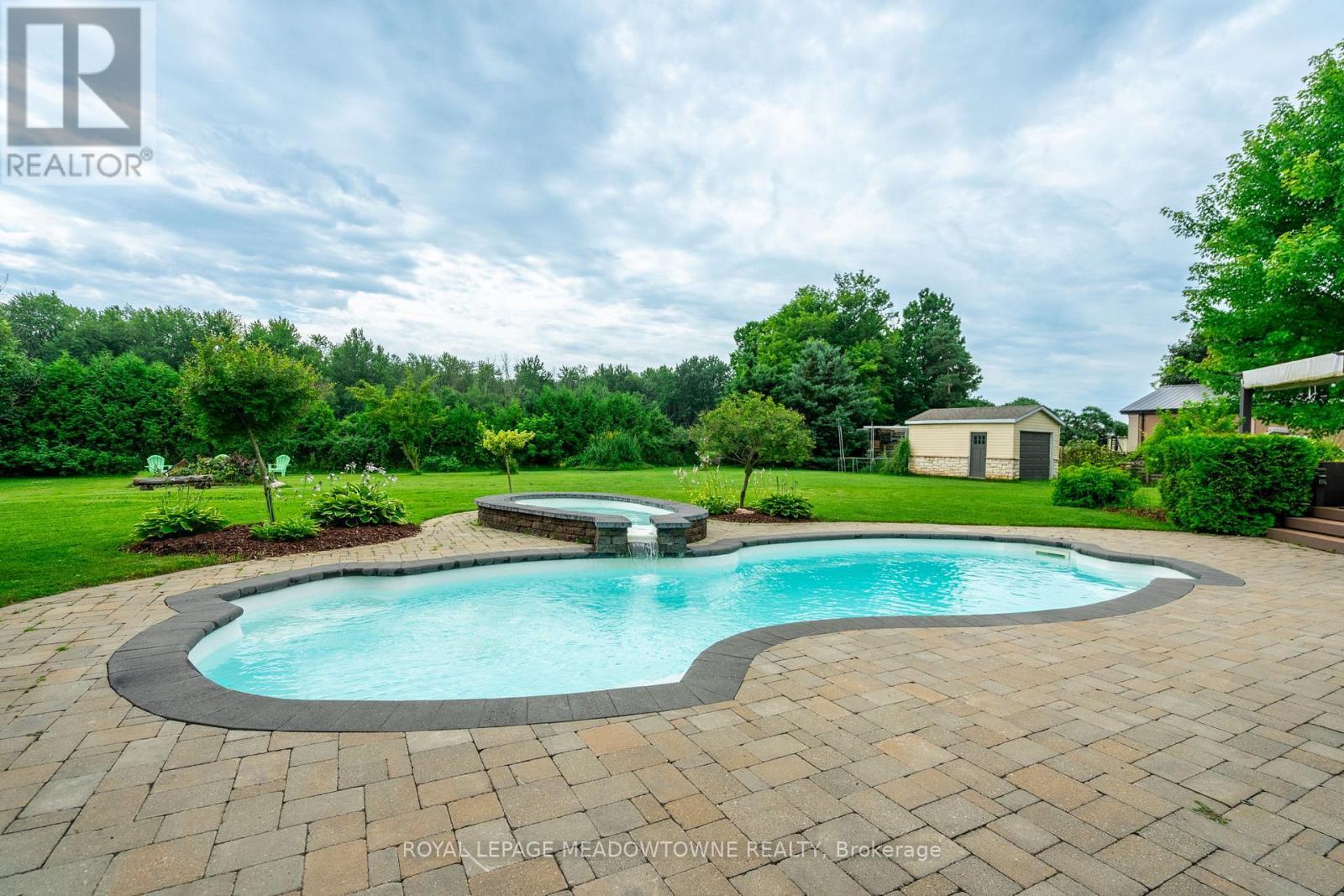 












128 CARLISLE ROAD

,
Hamilton,




Ontario
L8B0Z8

