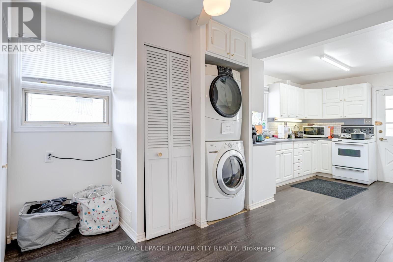 












800 ROXBOROUGH AVENUE

,
Hamilton,




Ontario
L8H1T2

