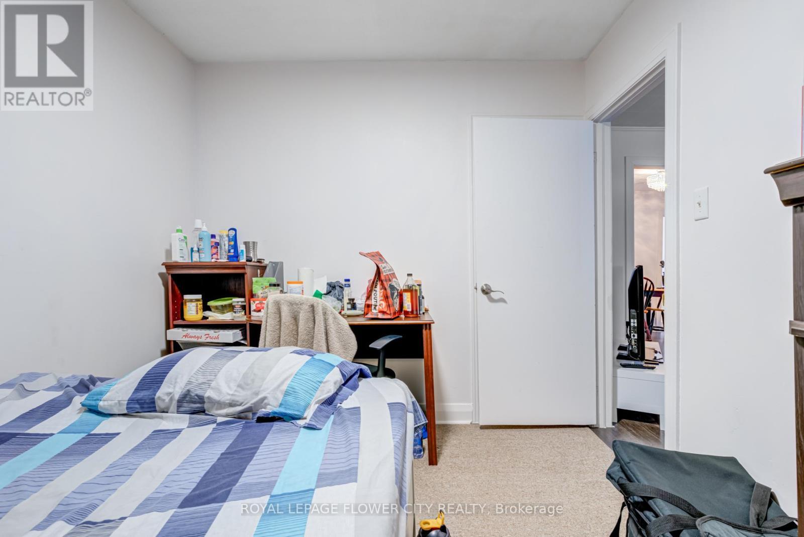 












800 ROXBOROUGH AVENUE

,
Hamilton,




Ontario
L8H1T2

