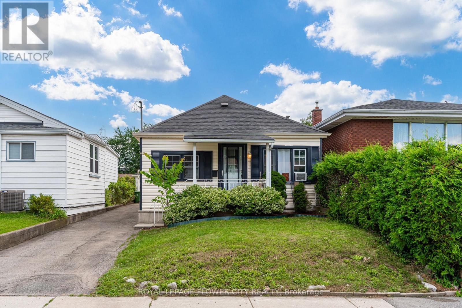 












800 ROXBOROUGH AVENUE

,
Hamilton,




Ontario
L8H1T2

