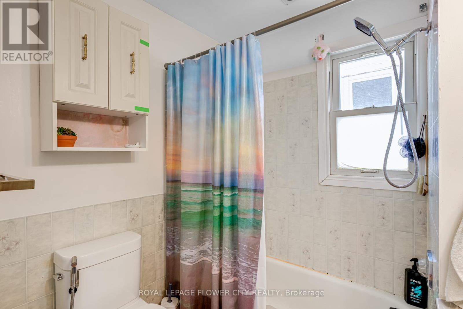 












800 ROXBOROUGH AVENUE

,
Hamilton,




Ontario
L8H1T2

