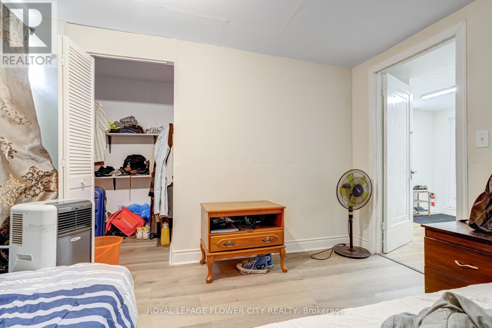 












800 ROXBOROUGH AVENUE

,
Hamilton,




Ontario
L8H1T2

