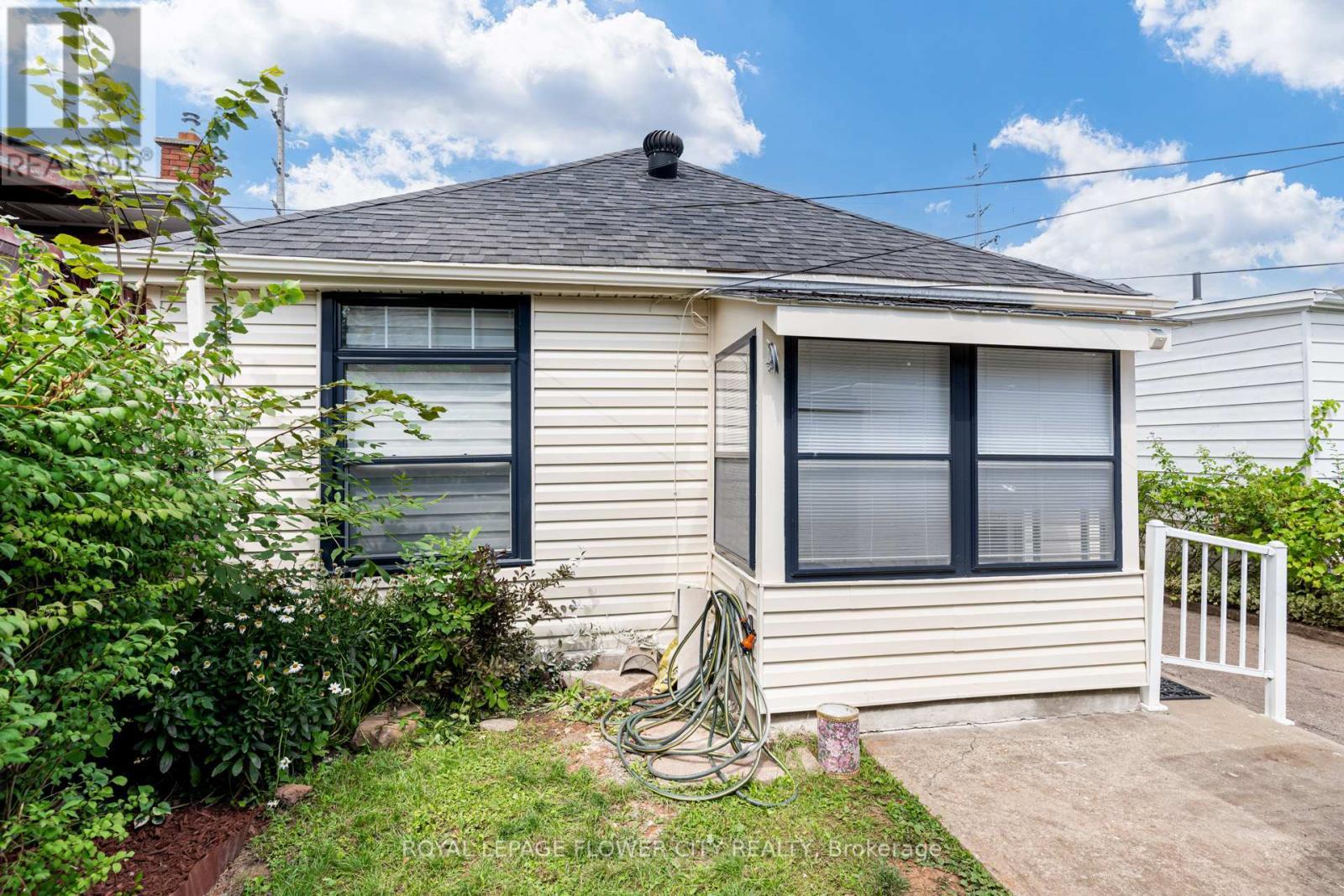 












800 ROXBOROUGH AVENUE

,
Hamilton,




Ontario
L8H1T2

