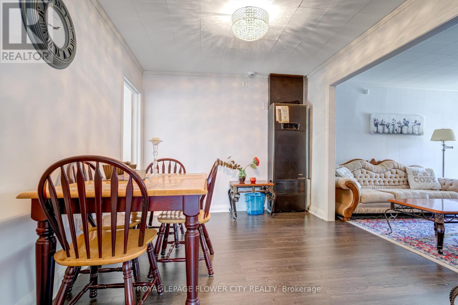 












800 ROXBOROUGH AVENUE

,
Hamilton,




Ontario
L8H1T2

