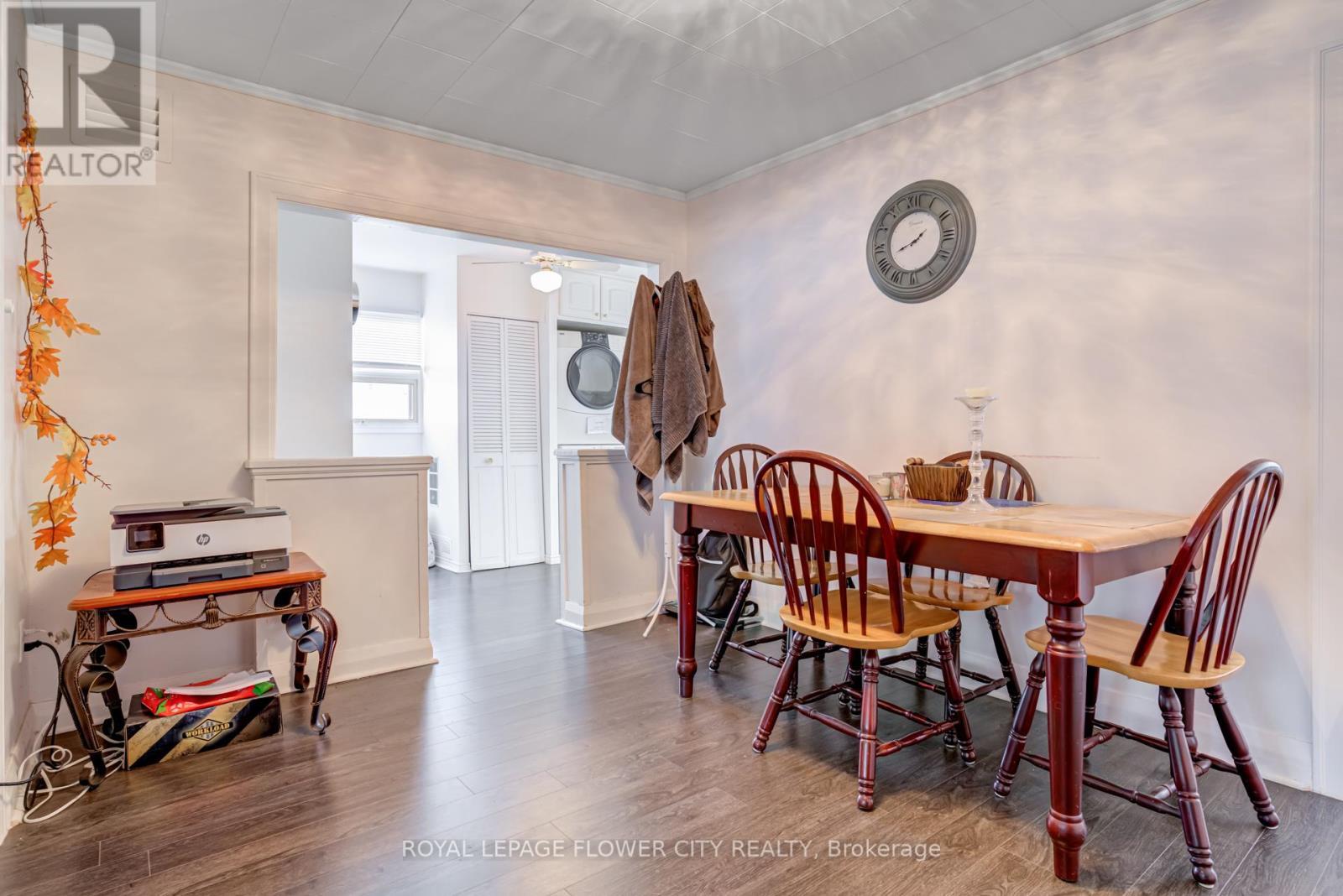 












800 ROXBOROUGH AVENUE

,
Hamilton,




Ontario
L8H1T2

