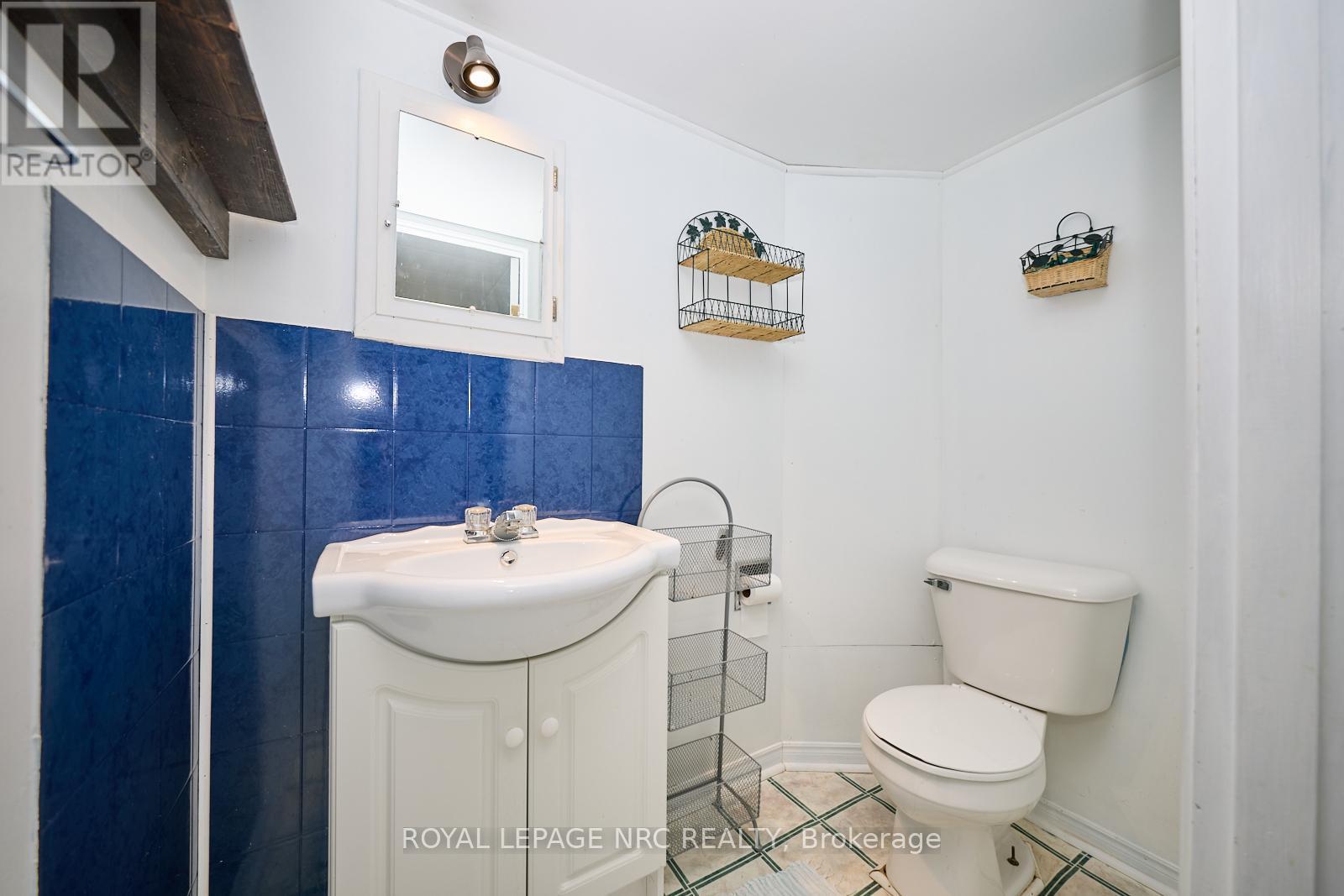












1 THORNDALE AVENUE

,
St. Catharines (Haig),




Ontario
L2R6A2


