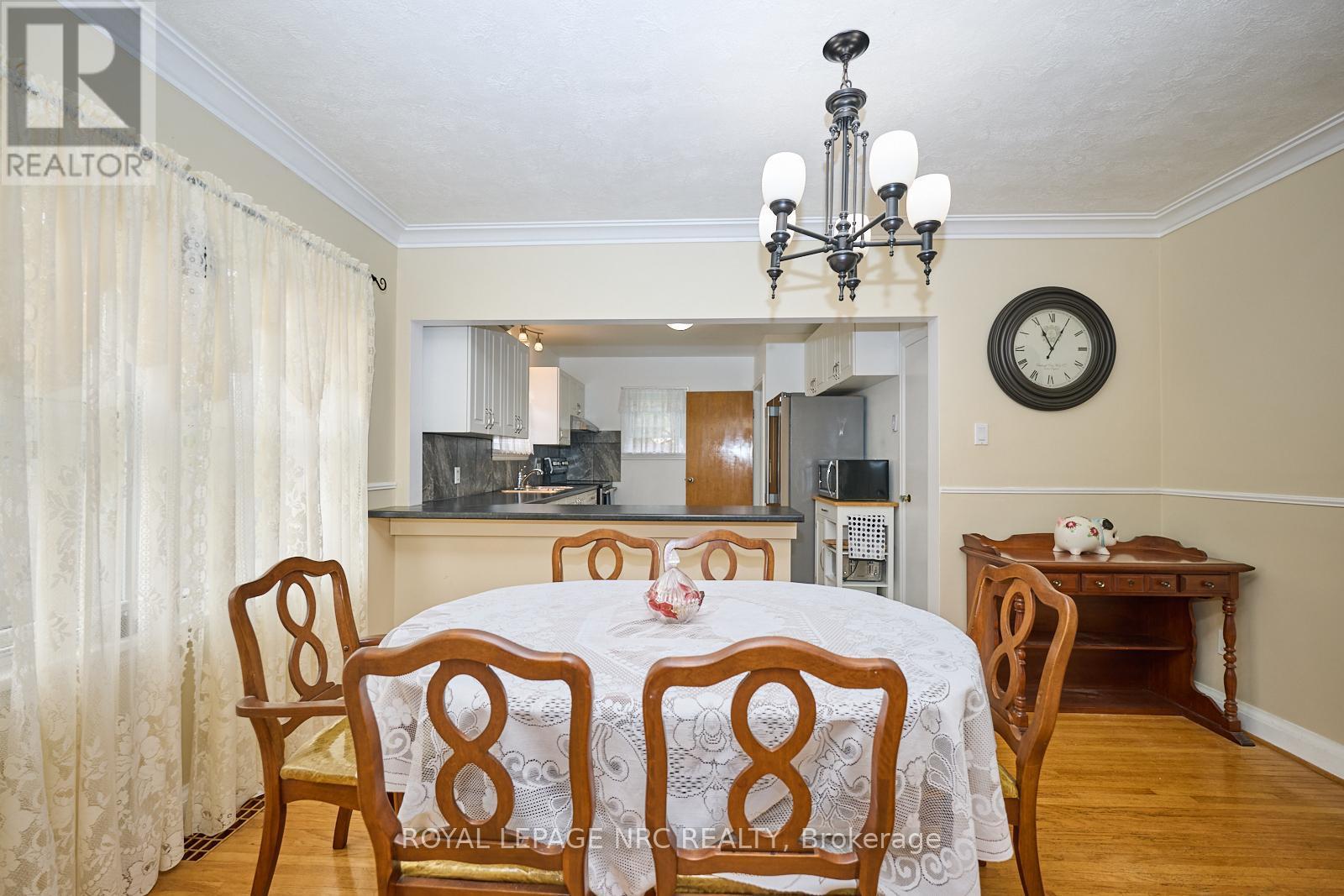 












1 THORNDALE AVENUE

,
St. Catharines (Haig),




Ontario
L2R6A2

