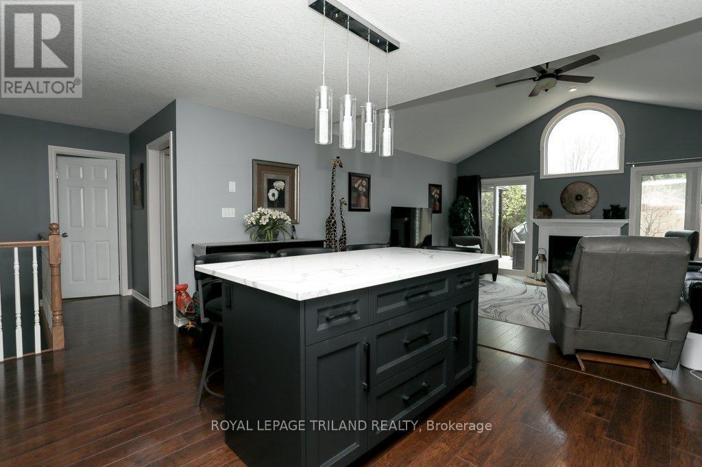












40 PEAR TREE AVENUE

,
St. Thomas,




Ontario
N5R1L2

