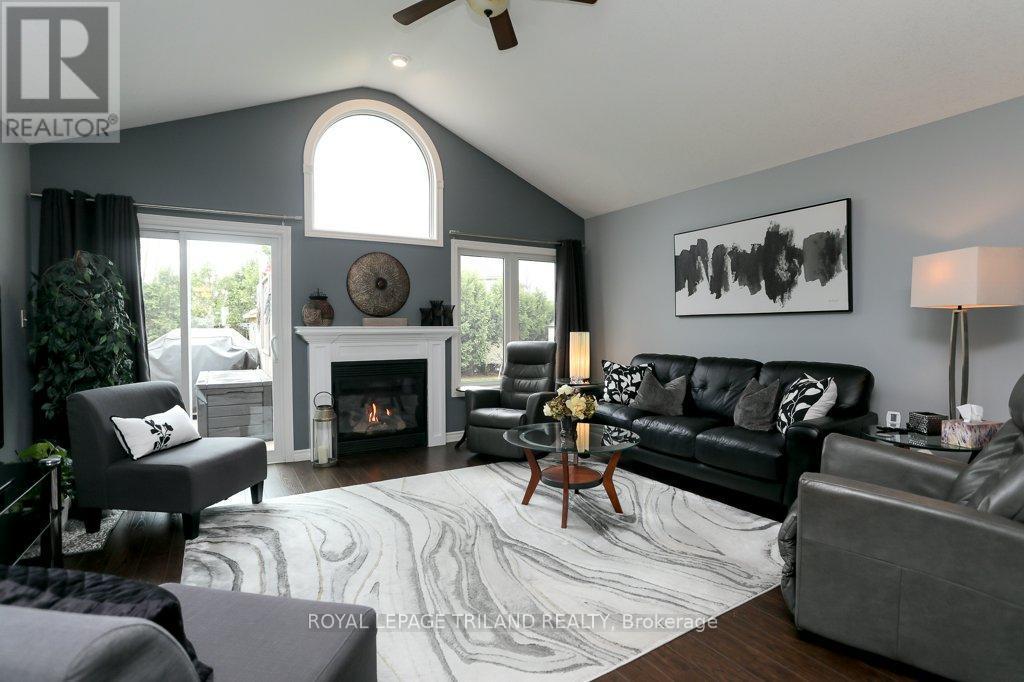 












40 PEAR TREE AVENUE

,
St. Thomas,




Ontario
N5R1L2

