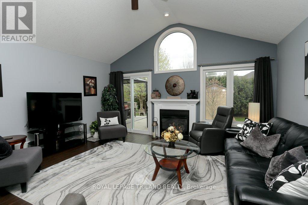 












40 PEAR TREE AVENUE

,
St. Thomas,




Ontario
N5R1L2

