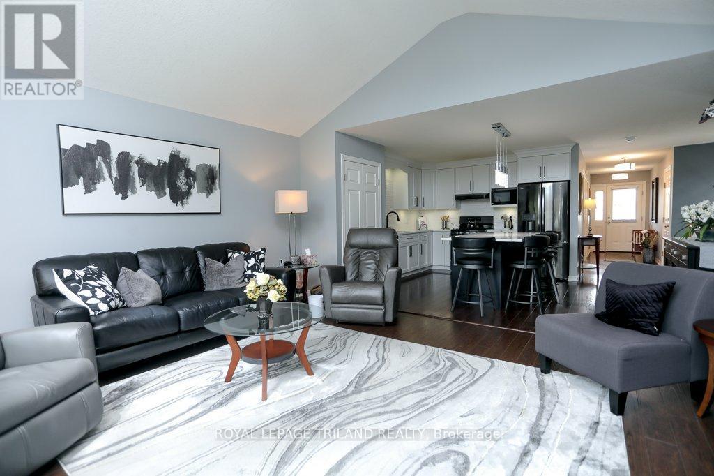 












40 PEAR TREE AVENUE

,
St. Thomas,




Ontario
N5R1L2

