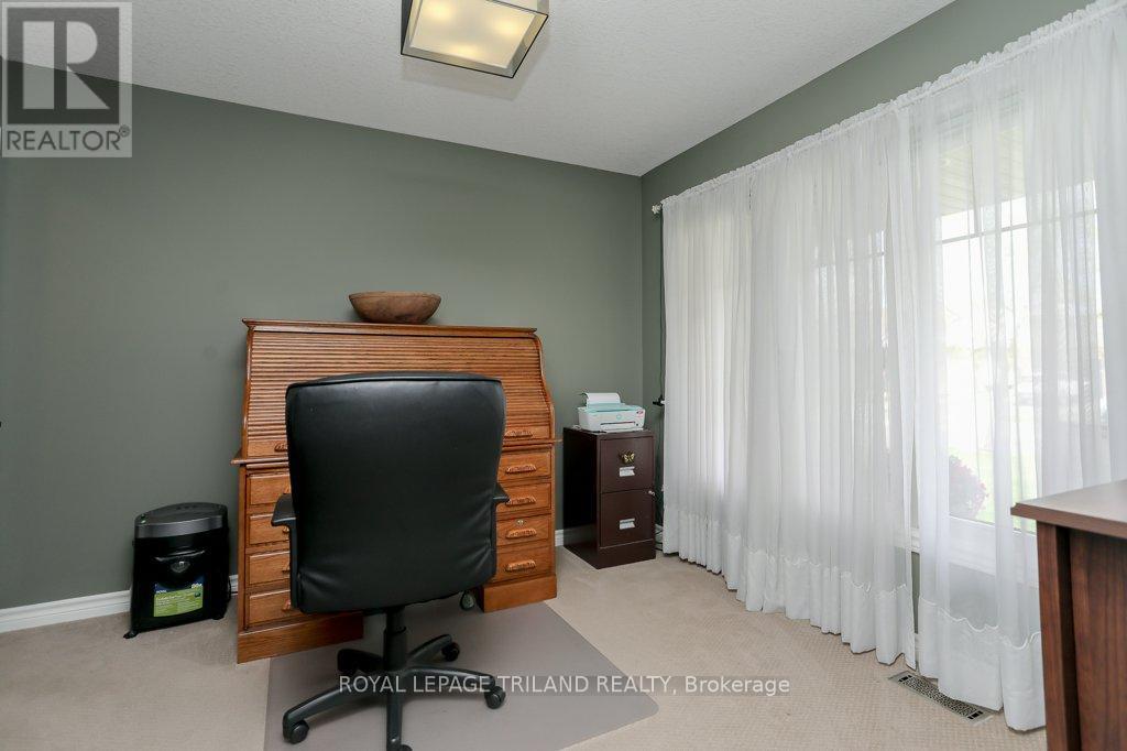 












40 PEAR TREE AVENUE

,
St. Thomas,




Ontario
N5R1L2

