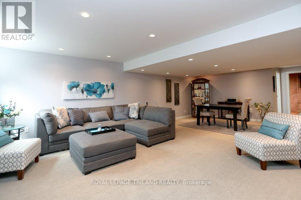 












40 PEAR TREE AVENUE

,
St. Thomas,




Ontario
N5R1L2

