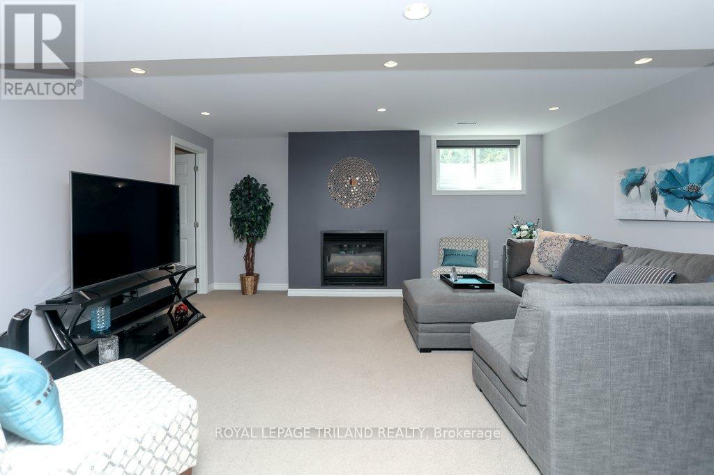












40 PEAR TREE AVENUE

,
St. Thomas,




Ontario
N5R1L2

