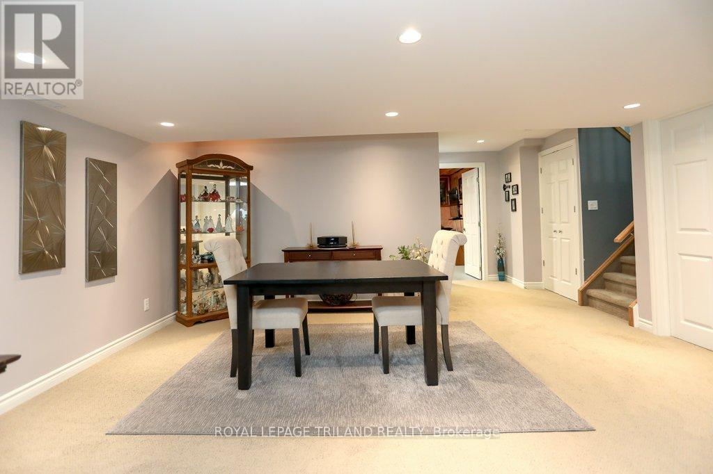 












40 PEAR TREE AVENUE

,
St. Thomas,




Ontario
N5R1L2

