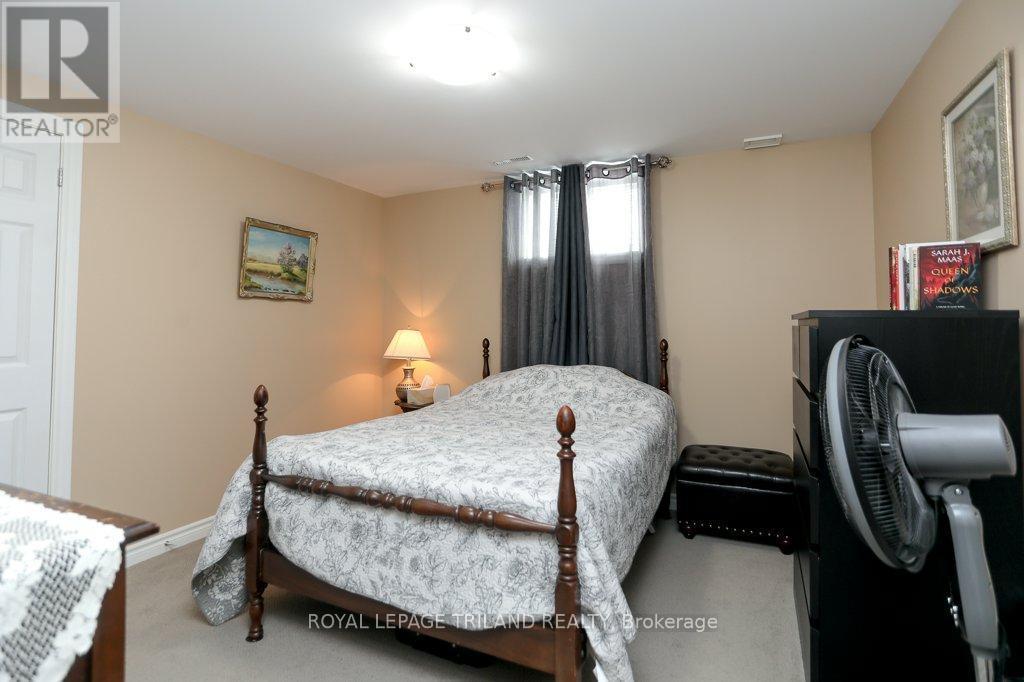 












40 PEAR TREE AVENUE

,
St. Thomas,




Ontario
N5R1L2

