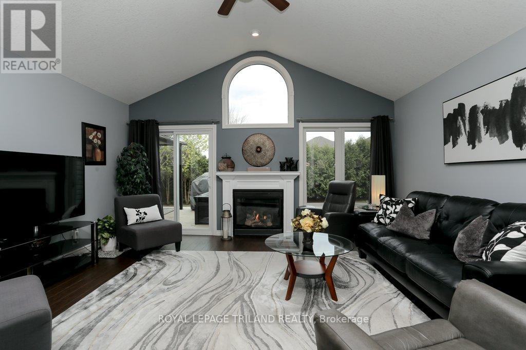 












40 PEAR TREE AVENUE

,
St. Thomas,




Ontario
N5R1L2

