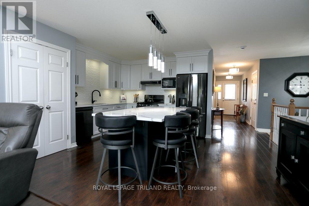 












40 PEAR TREE AVENUE

,
St. Thomas,




Ontario
N5R1L2

