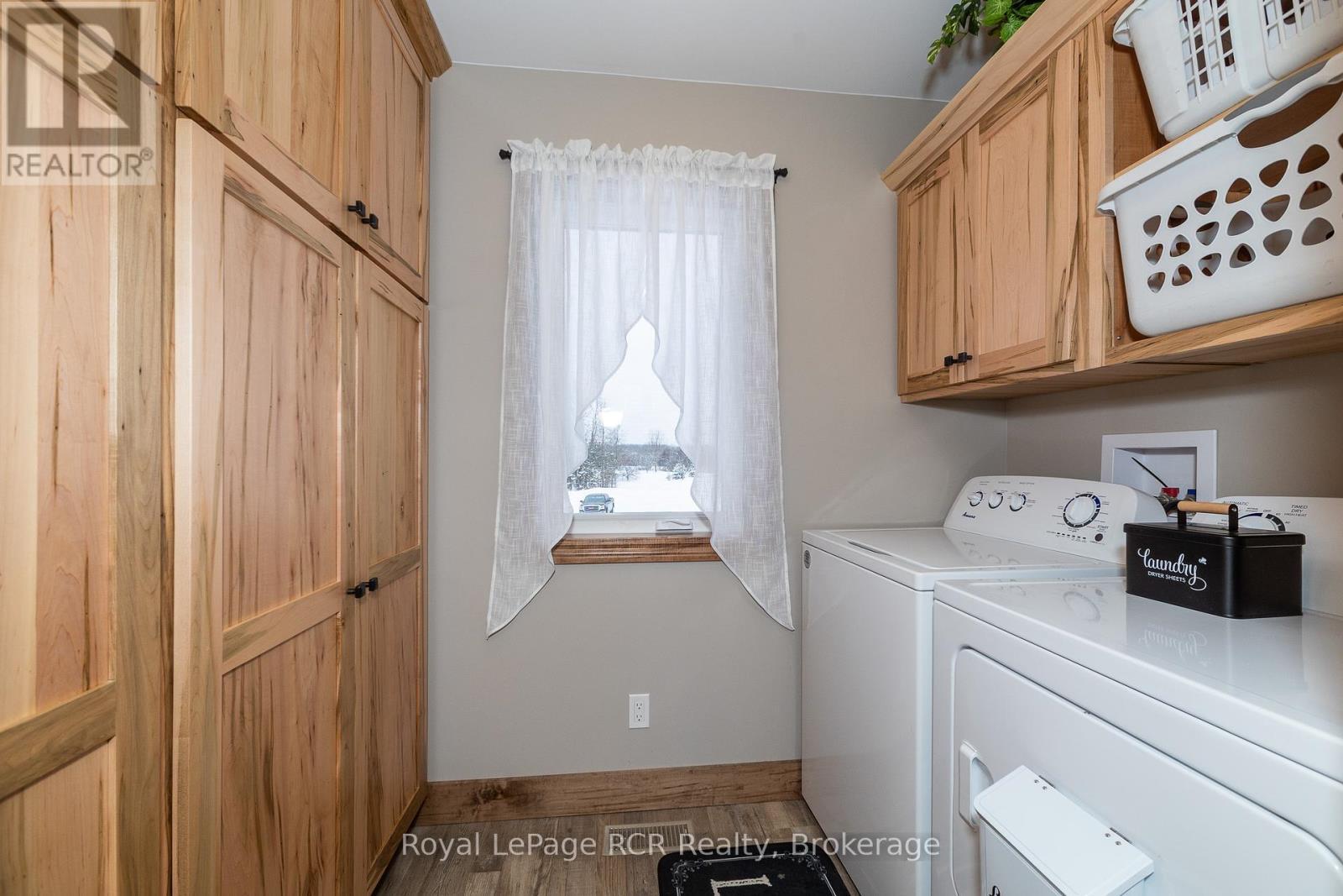 












742654 SIDEROAD 4B SIDE ROAD

,
Chatsworth,




Ontario
N0H1G0

