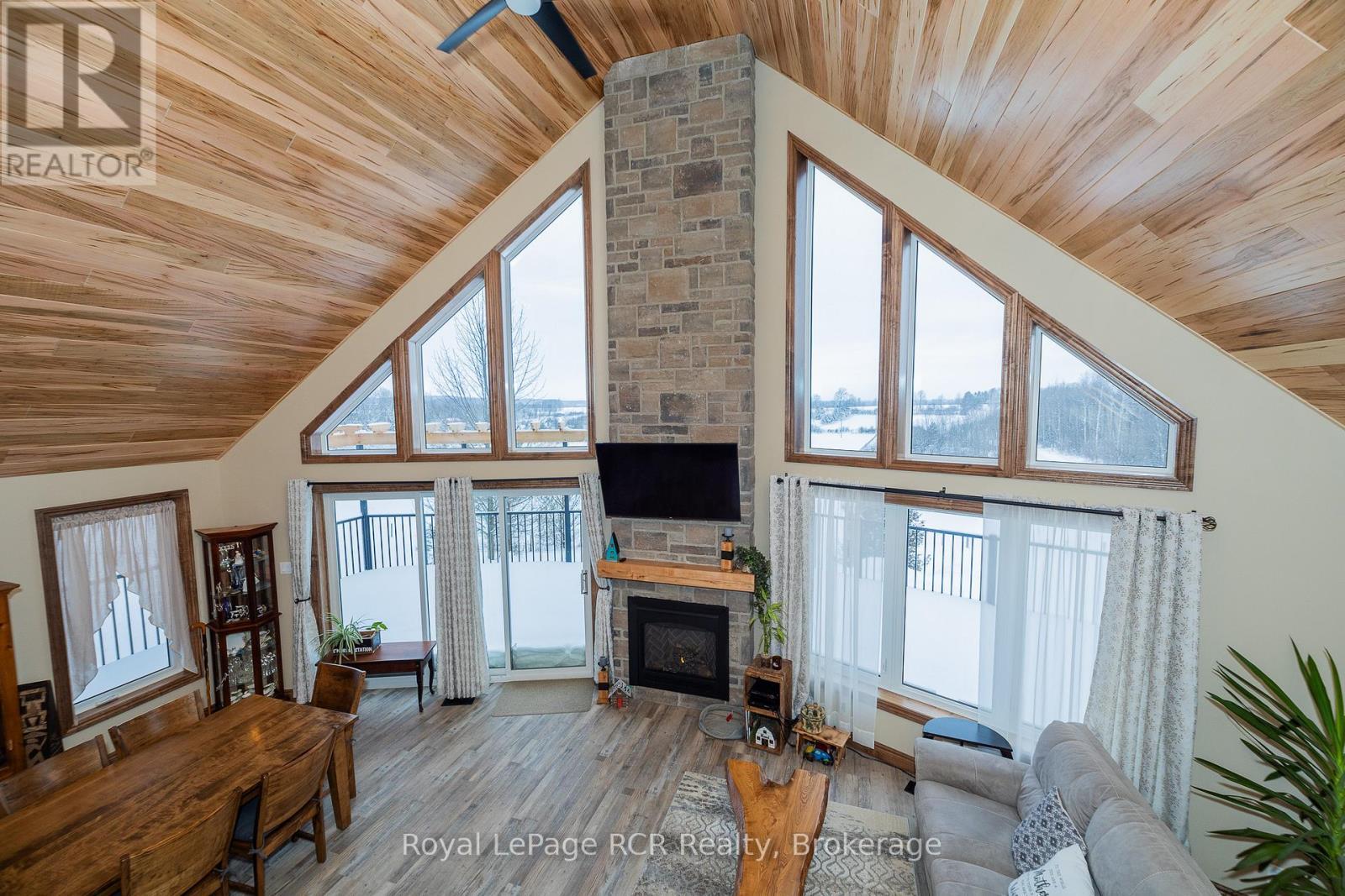 












742654 SIDEROAD 4B SIDE ROAD

,
Chatsworth,




Ontario
N0H1G0

