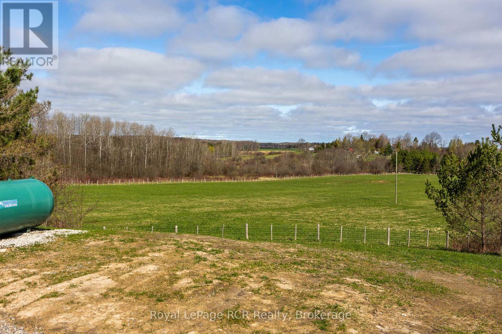 












742654 SIDEROAD 4B SIDE ROAD

,
Chatsworth,




Ontario
N0H1G0

