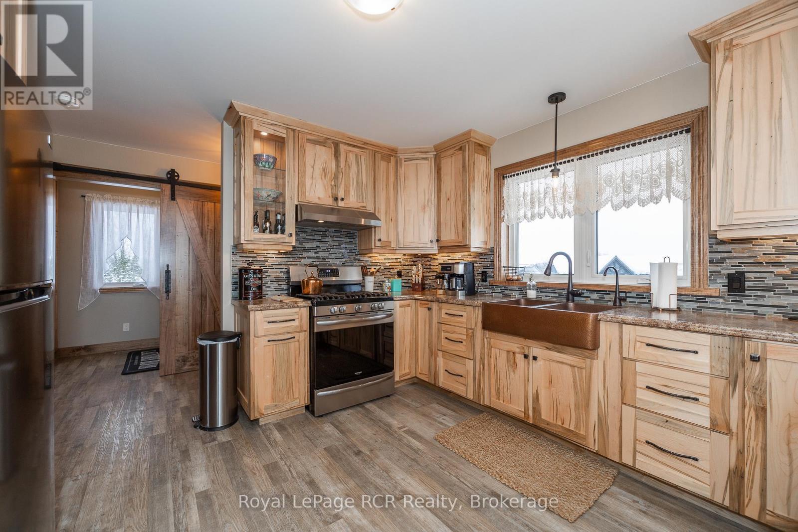 












742654 SIDEROAD 4B SIDE ROAD

,
Chatsworth,




Ontario
N0H1G0

