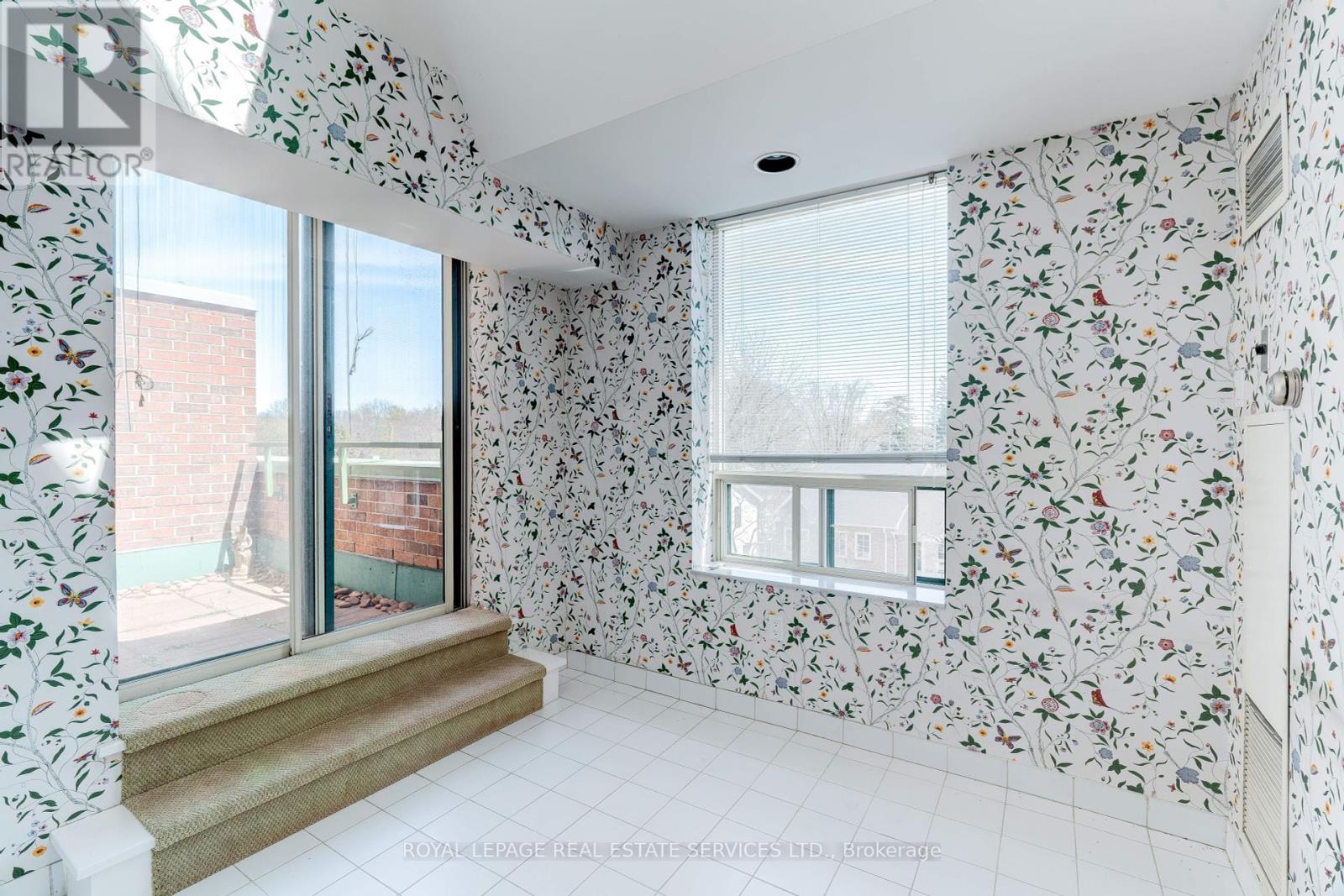 












PH8 - 221 ROBINSON STREET

,
Oakville,




Ontario
L6J7N9


