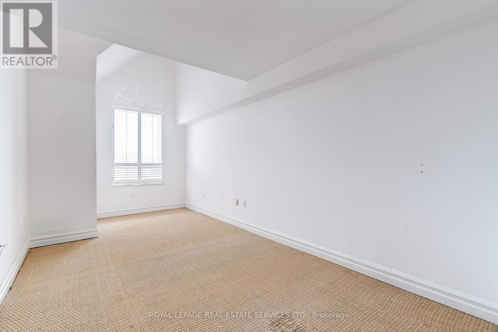 












PH8 - 221 ROBINSON STREET

,
Oakville,




Ontario
L6J7N9

