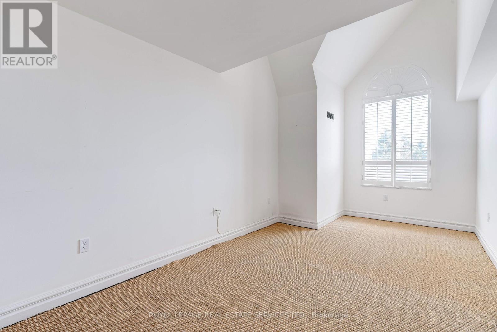 












PH8 - 221 ROBINSON STREET

,
Oakville,




Ontario
L6J7N9

