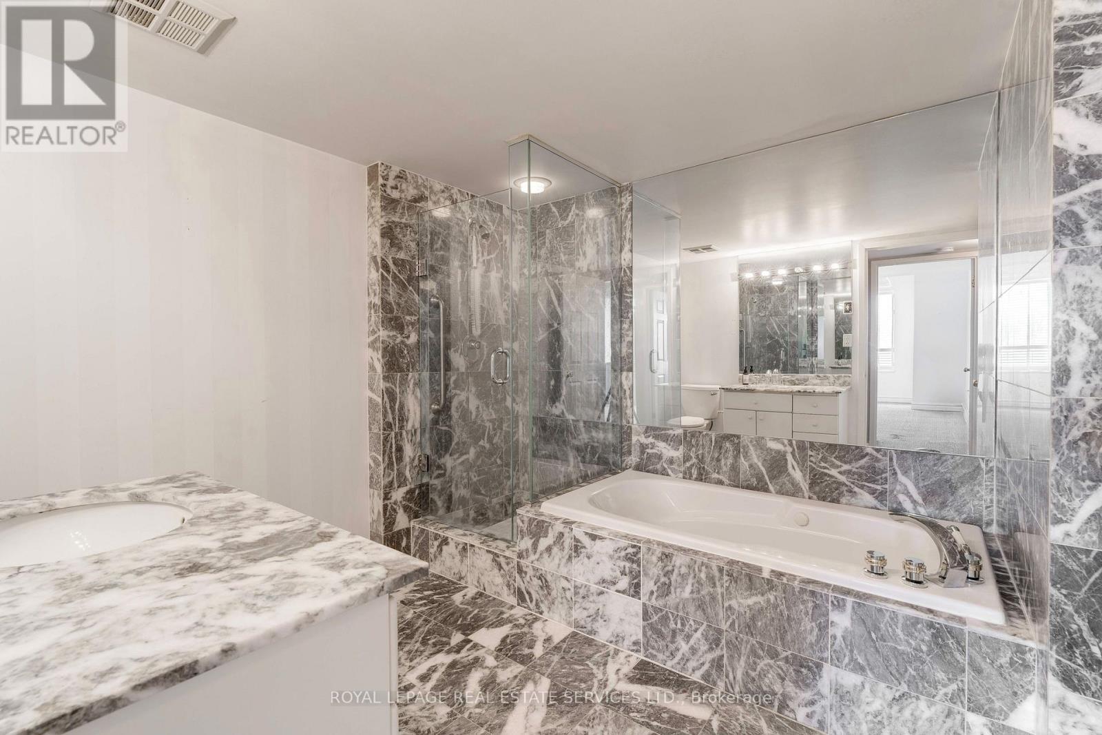 












PH8 - 221 ROBINSON STREET

,
Oakville,




Ontario
L6J7N9

