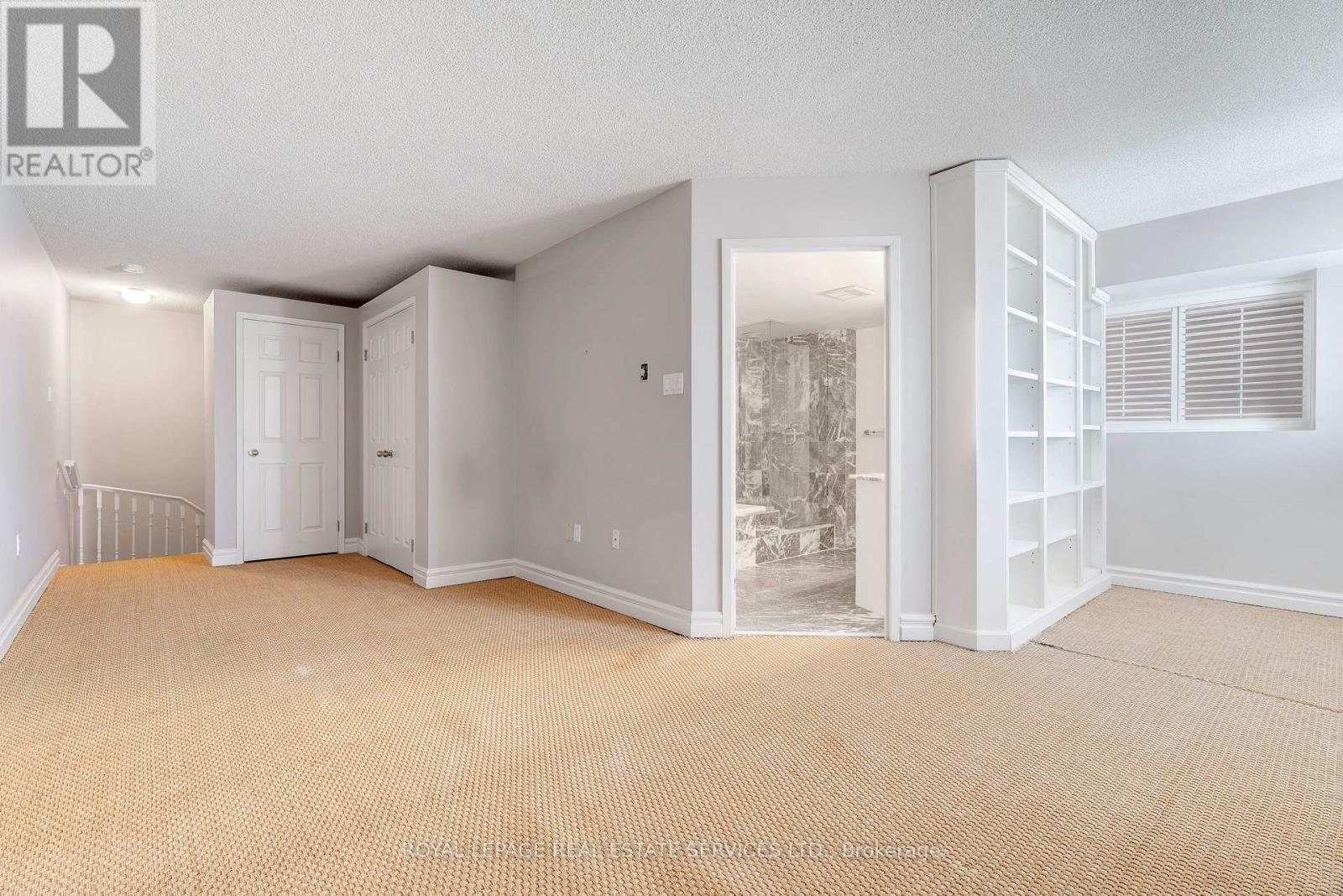 












PH8 - 221 ROBINSON STREET

,
Oakville,




Ontario
L6J7N9

