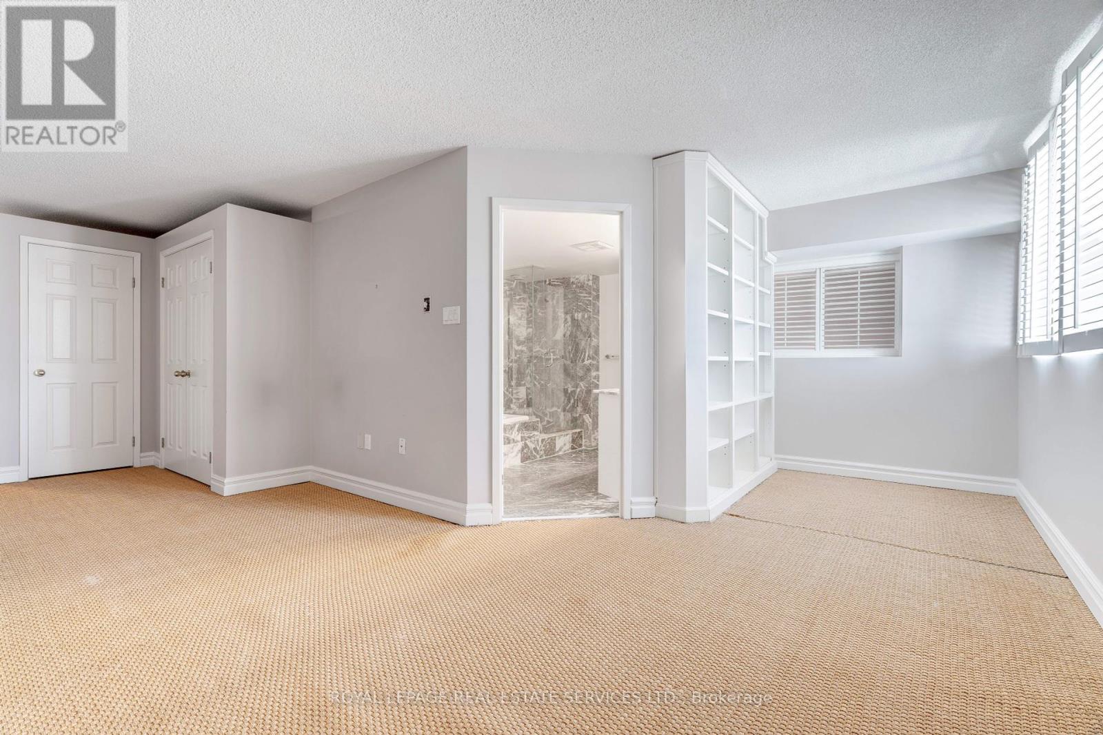 












PH8 - 221 ROBINSON STREET

,
Oakville,




Ontario
L6J7N9


