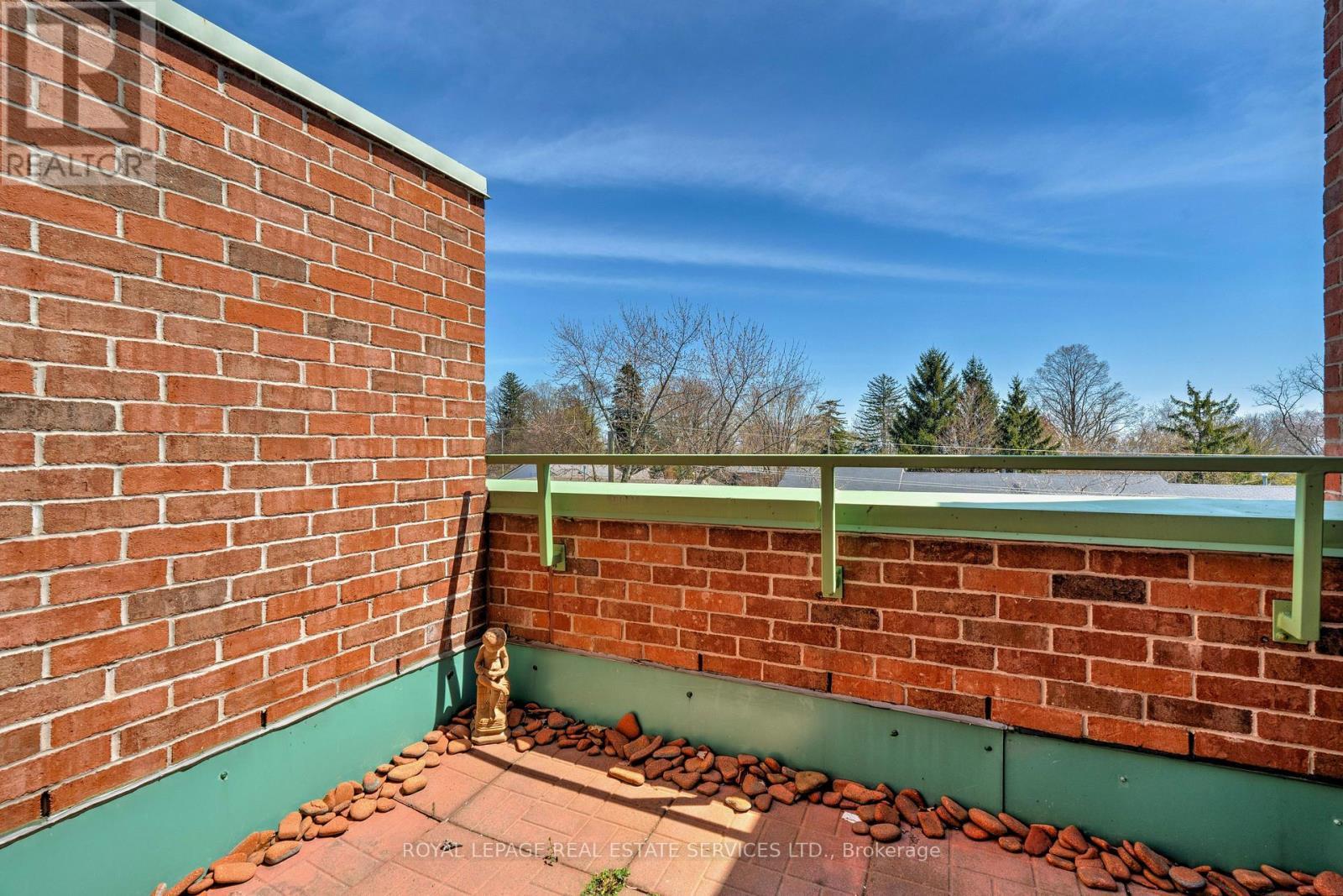 












PH8 - 221 ROBINSON STREET

,
Oakville,




Ontario
L6J7N9

