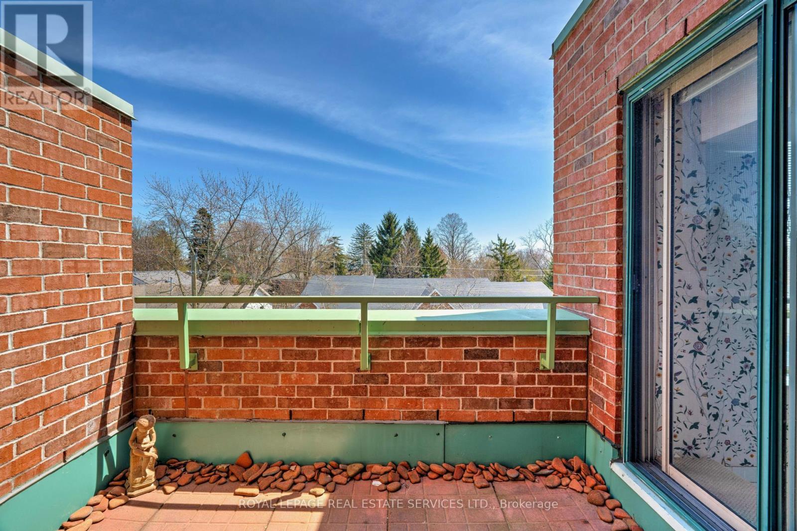 












PH8 - 221 ROBINSON STREET

,
Oakville,




Ontario
L6J7N9

