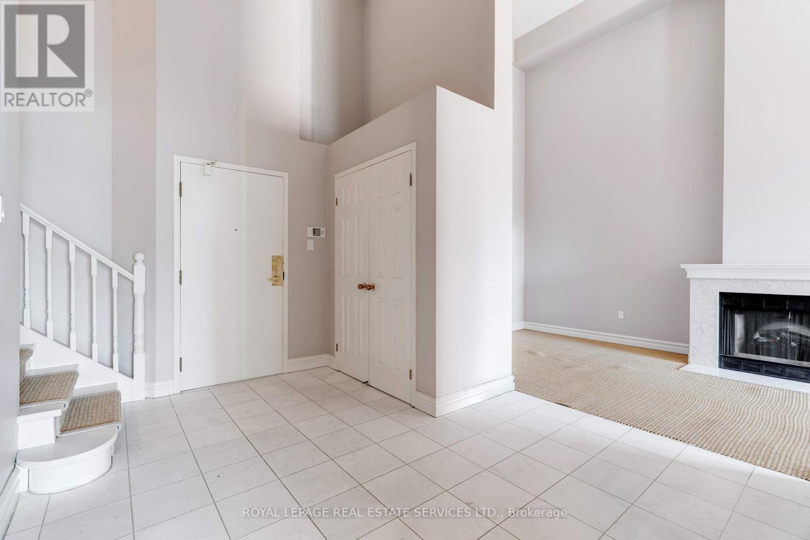 












PH8 - 221 ROBINSON STREET

,
Oakville,




Ontario
L6J7N9

