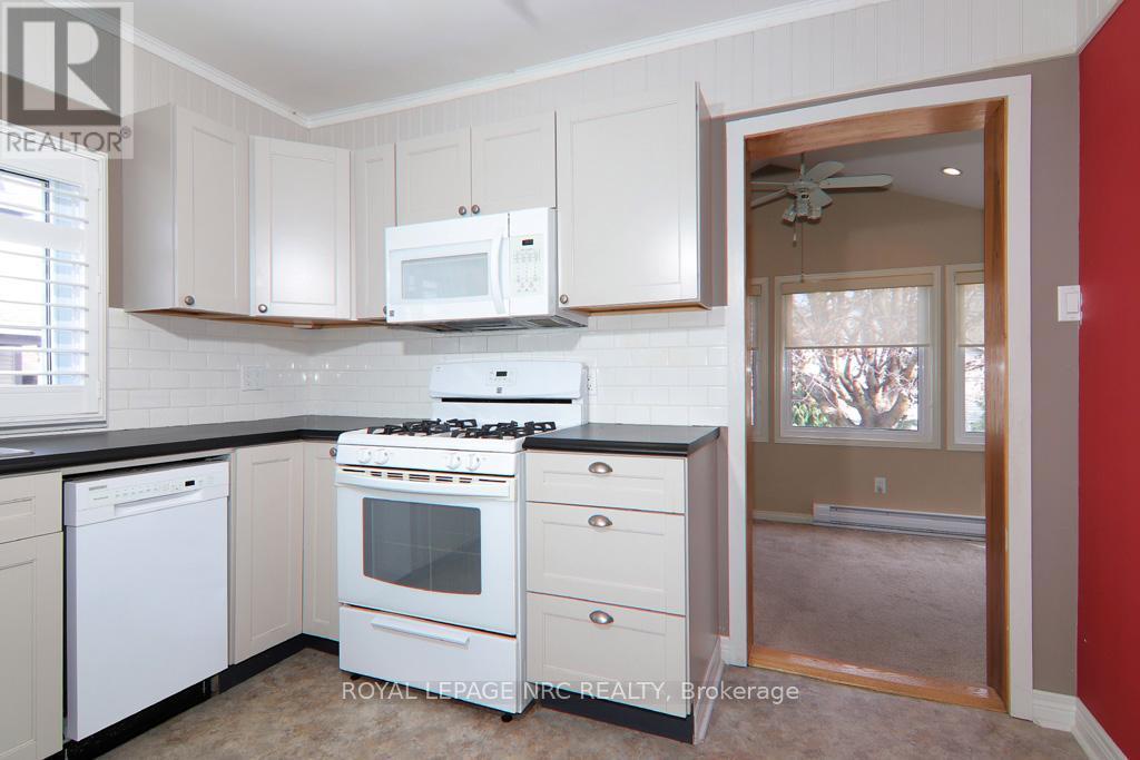 












300 PHIPPS STREET

,
Fort Erie (Central),




Ontario
L2A2V6

