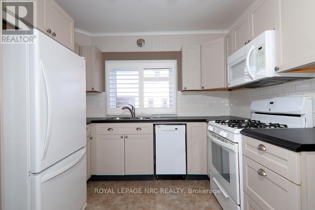 












300 PHIPPS STREET

,
Fort Erie (Central),




Ontario
L2A2V6

