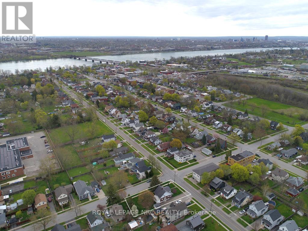 












300 PHIPPS STREET

,
Fort Erie (Central),




Ontario
L2A2V6

