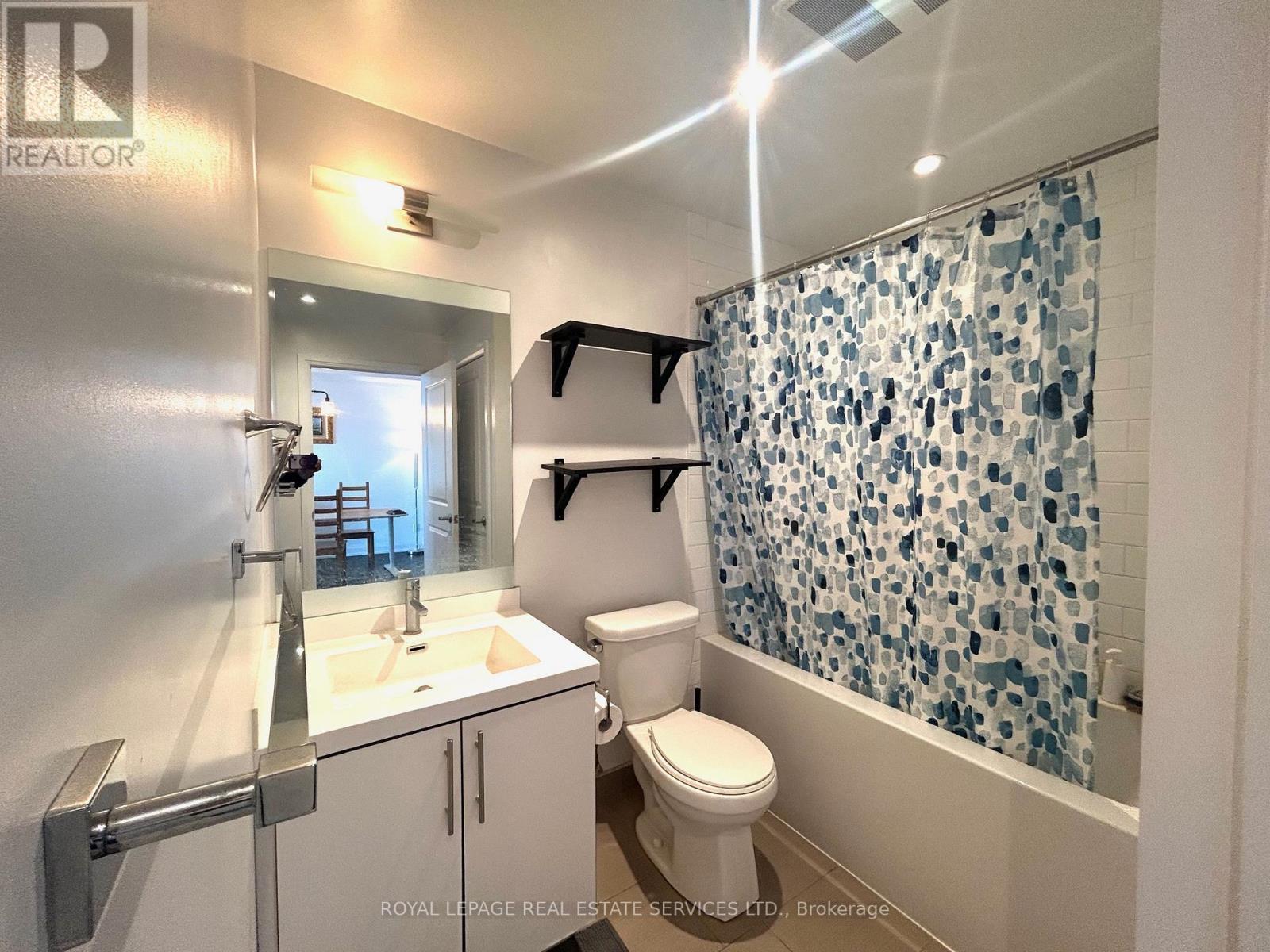 












1107 - 65 SPEERS ROAD

,
Oakville,




Ontario
L6K3V5

