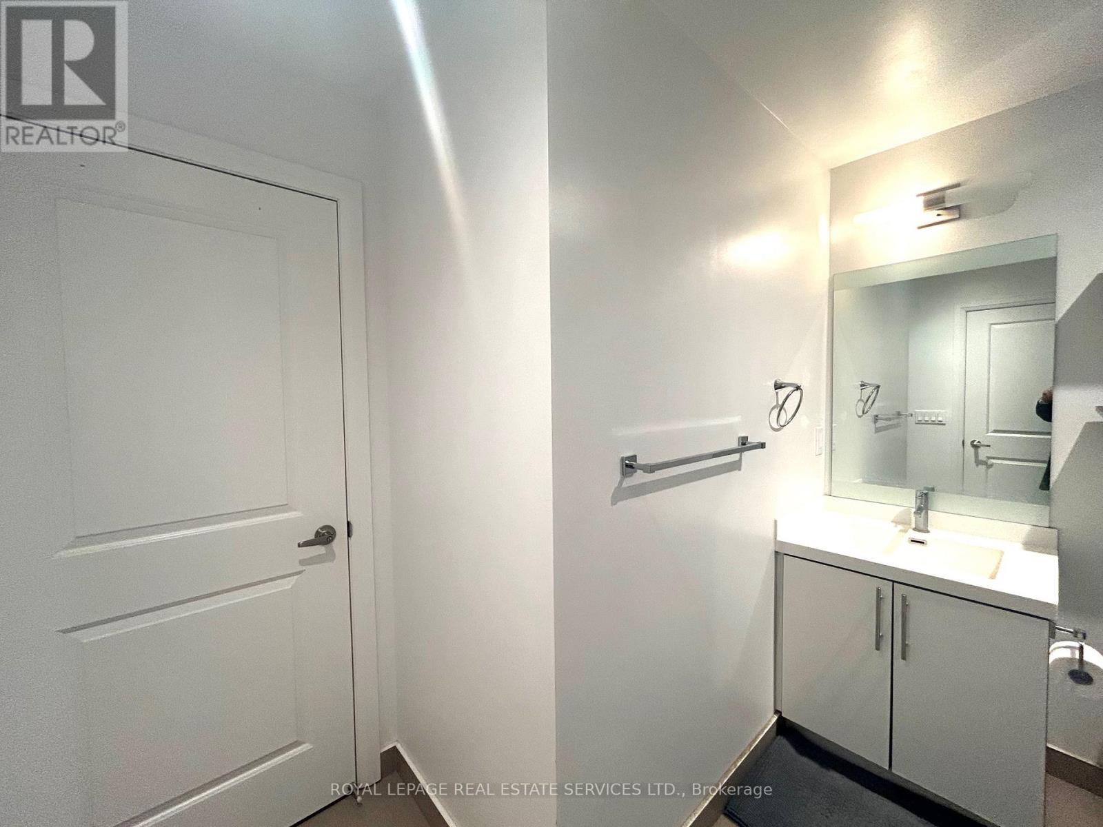 












1107 - 65 SPEERS ROAD

,
Oakville,




Ontario
L6K3V5

