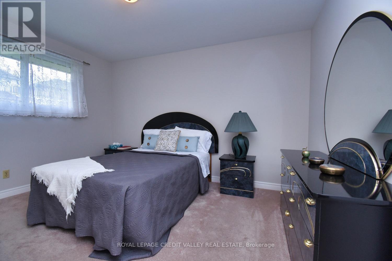 












73 CHELTONWOOD AVENUE

,
Guelph,




Ontario
N1E4E4

