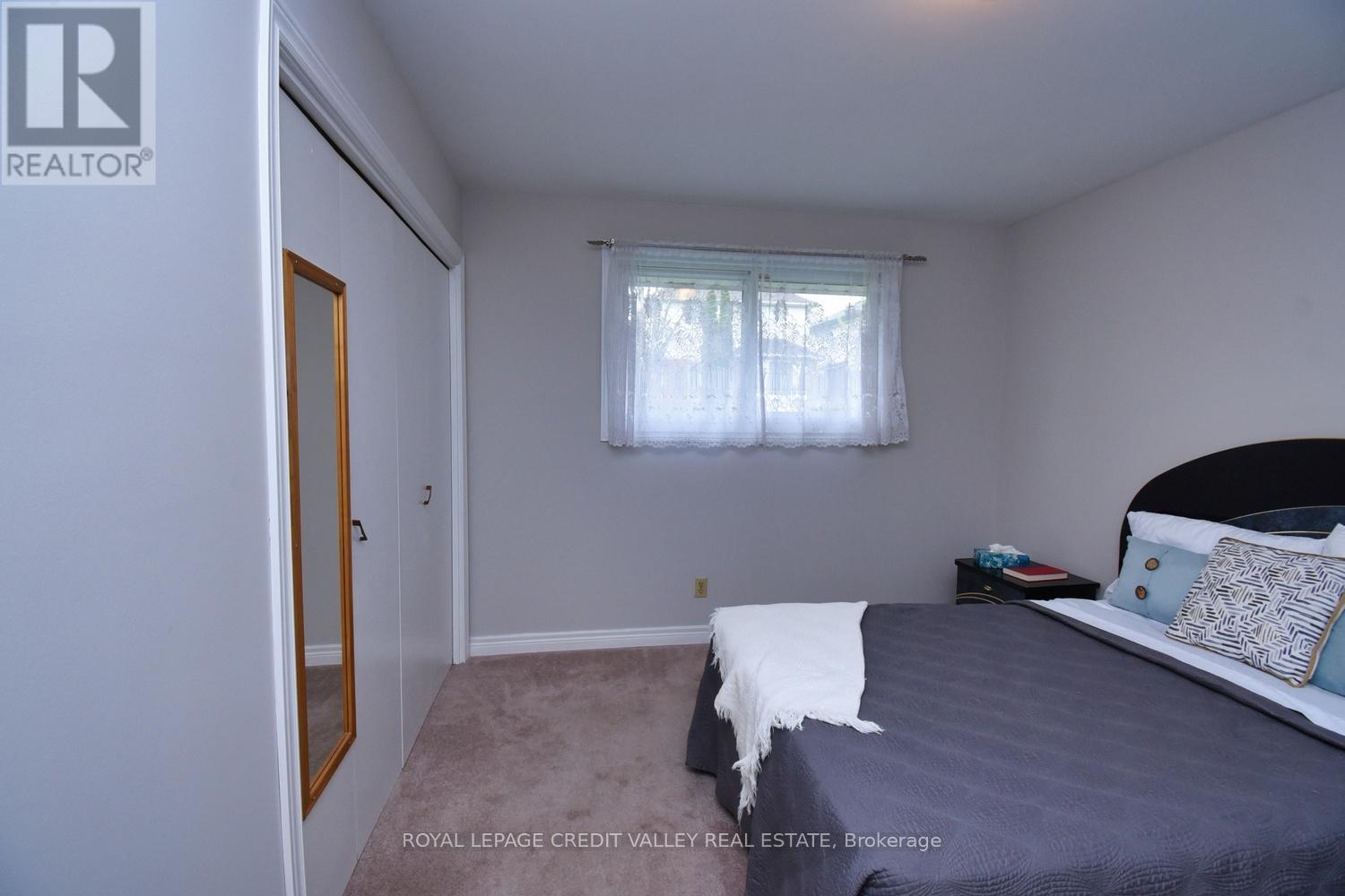 












73 CHELTONWOOD AVENUE

,
Guelph,




Ontario
N1E4E4

