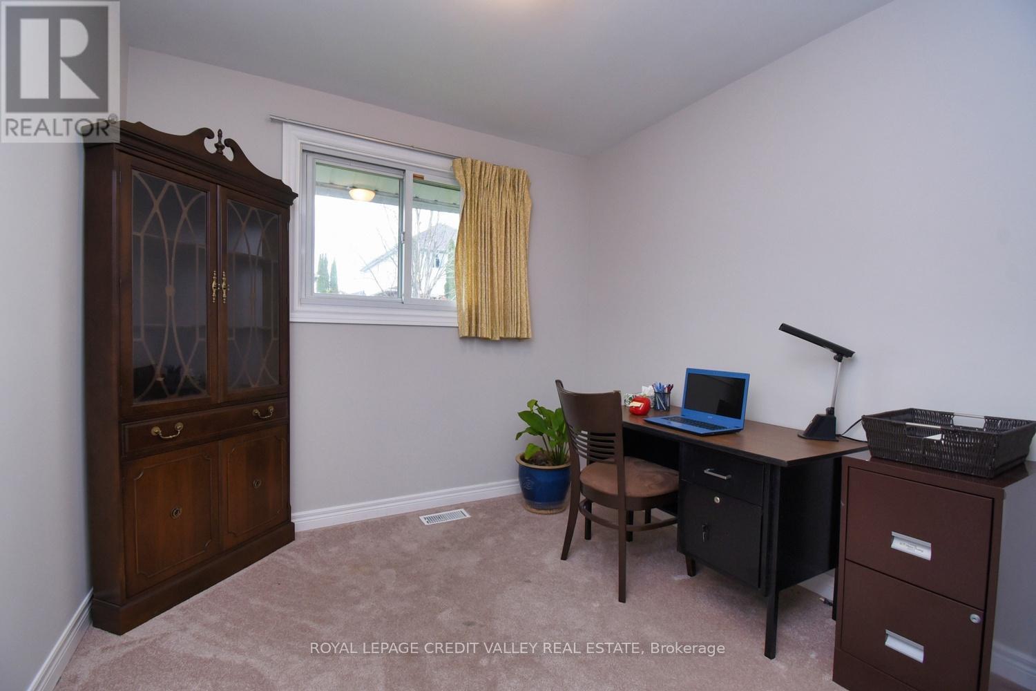 












73 CHELTONWOOD AVENUE

,
Guelph,




Ontario
N1E4E4

