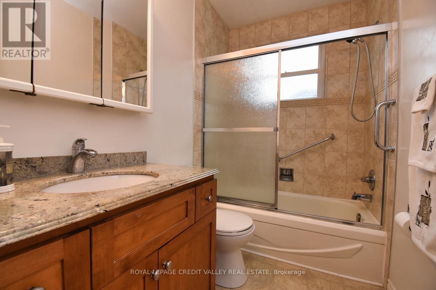 












73 CHELTONWOOD AVENUE

,
Guelph,




Ontario
N1E4E4

