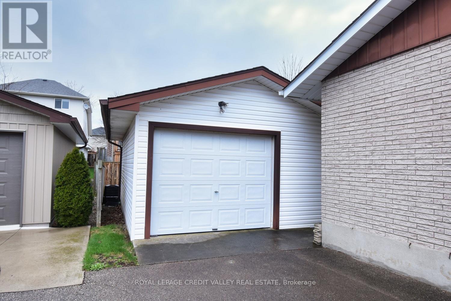 












73 CHELTONWOOD AVENUE

,
Guelph,




Ontario
N1E4E4

