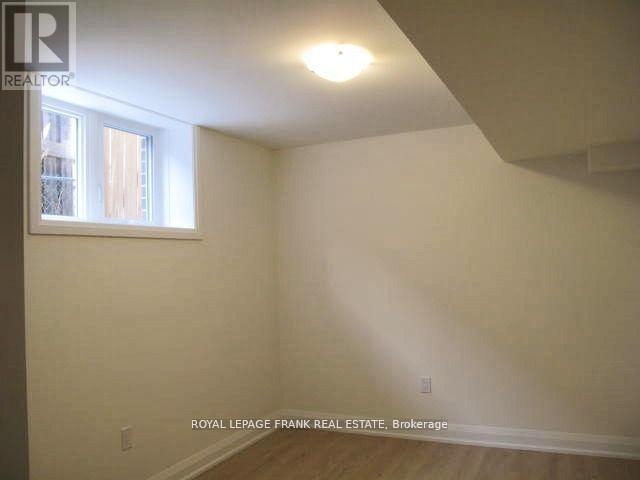 












1 - 321 ANDERSON AVENUE

,
Oshawa (McLaughlin),




Ontario
L1J2N8

